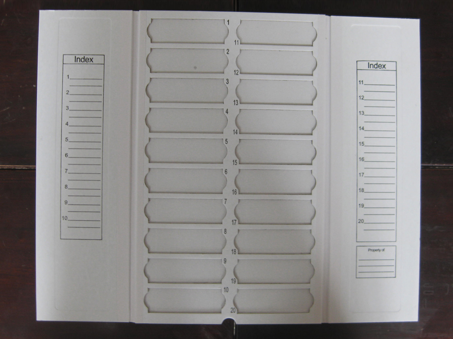 紙板幻燈片和郵件托盤